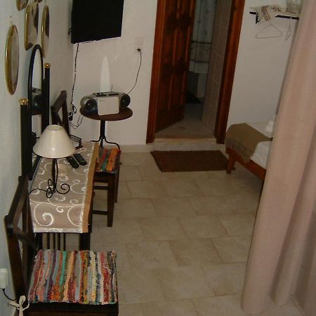 Yiayia'S Home Chalki Town Exterior foto