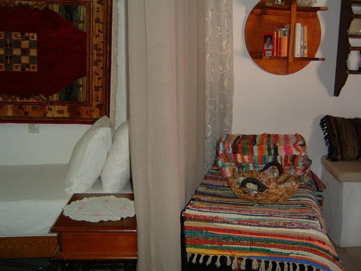 Yiayia'S Home Chalki Town Exterior foto