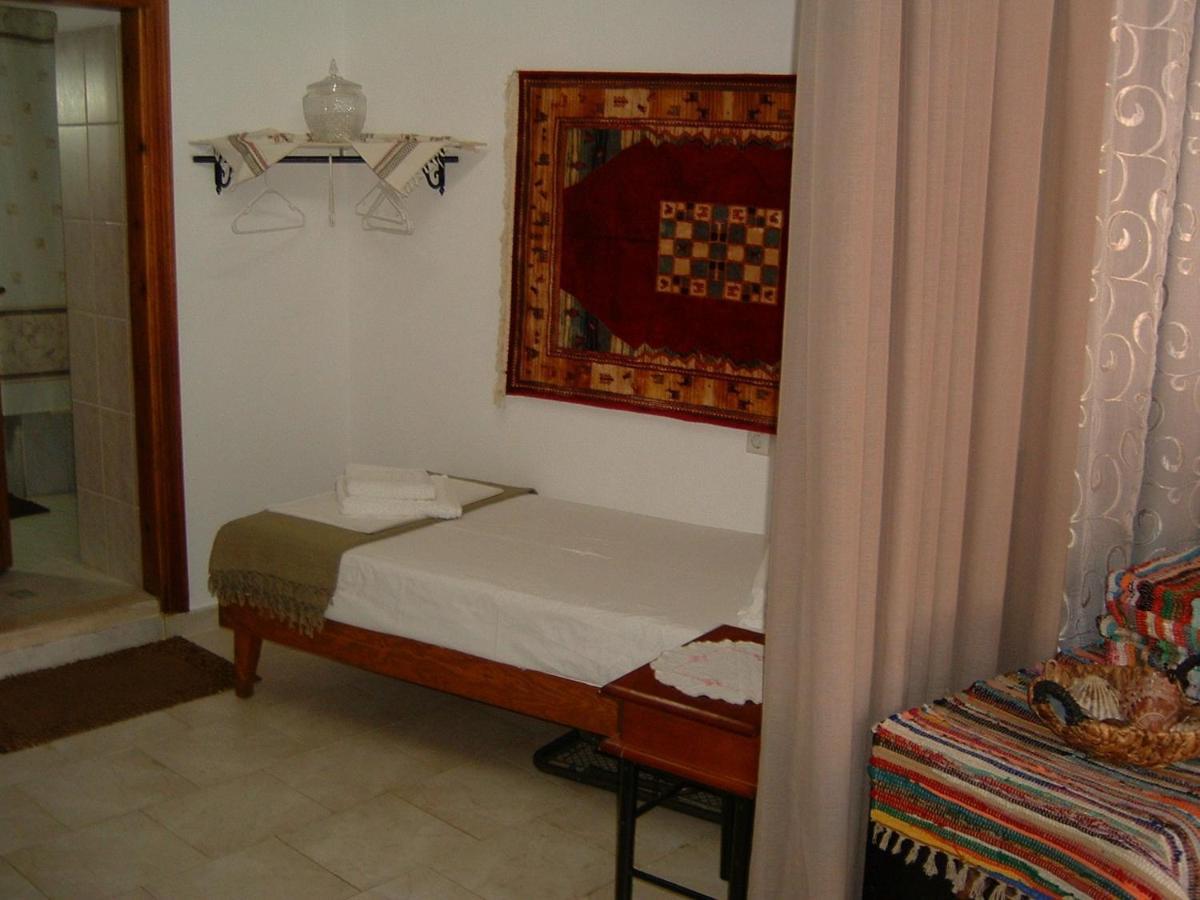 Yiayia'S Home Chalki Town Exterior foto