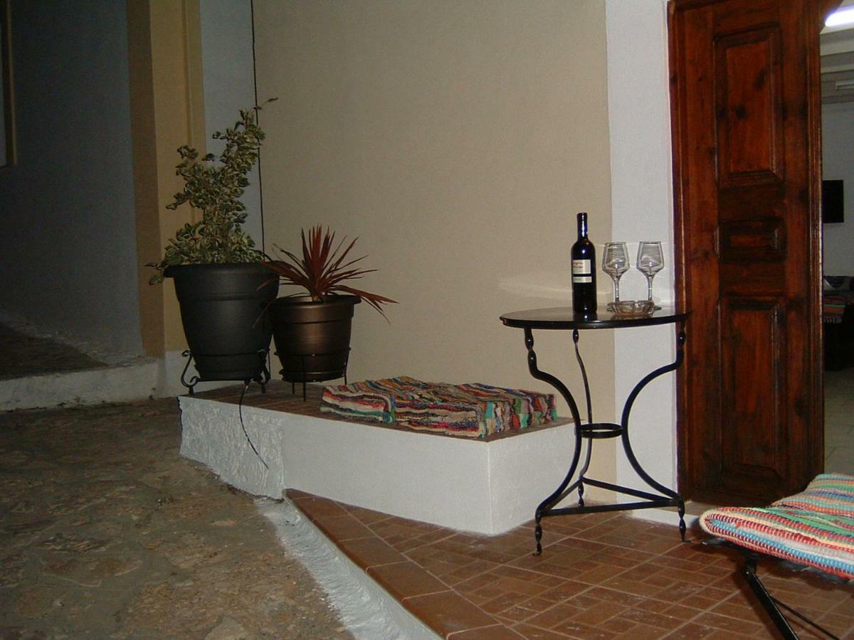 Yiayia'S Home Chalki Town Exterior foto